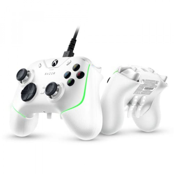 Razer Wolverine V2 Chroma Wired Gaming Pro Controller para Xbox Series X|S, Xbox One, PC: Iluminación RGB - Botones y disparadores reasignables - Botones mecánicos táctiles y D-Pad - Interruptores de parada de disparo - Blanco