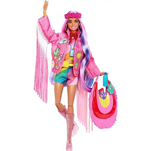 Muñeca Barbie Extra Fly con ropa y accesorios de viaje con temática del desierto, chaqueta con flecos y bolso extragrande