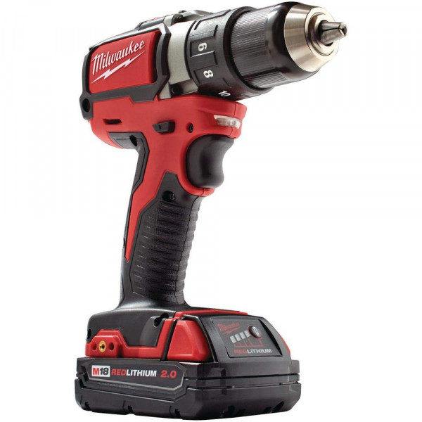 Milwaukee 2801-21P M18 Kit de taladro/destornillador inalámbrico compacto de iones de litio de 18 voltios, sin escobillas, de 1/2 pulg.